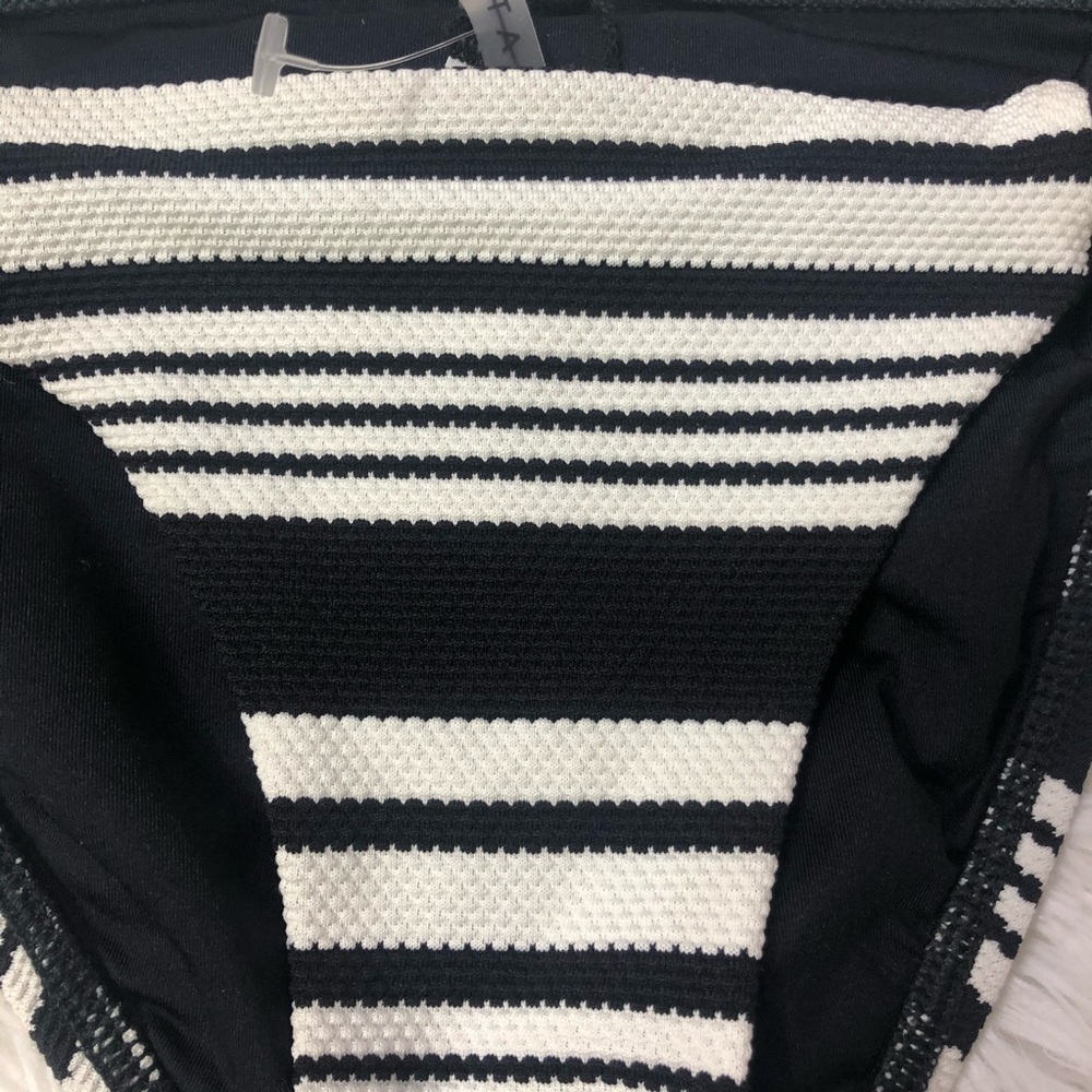 Anthropologie Vitamin A Ruched Bikini Bottoms - Picture 4 of 6